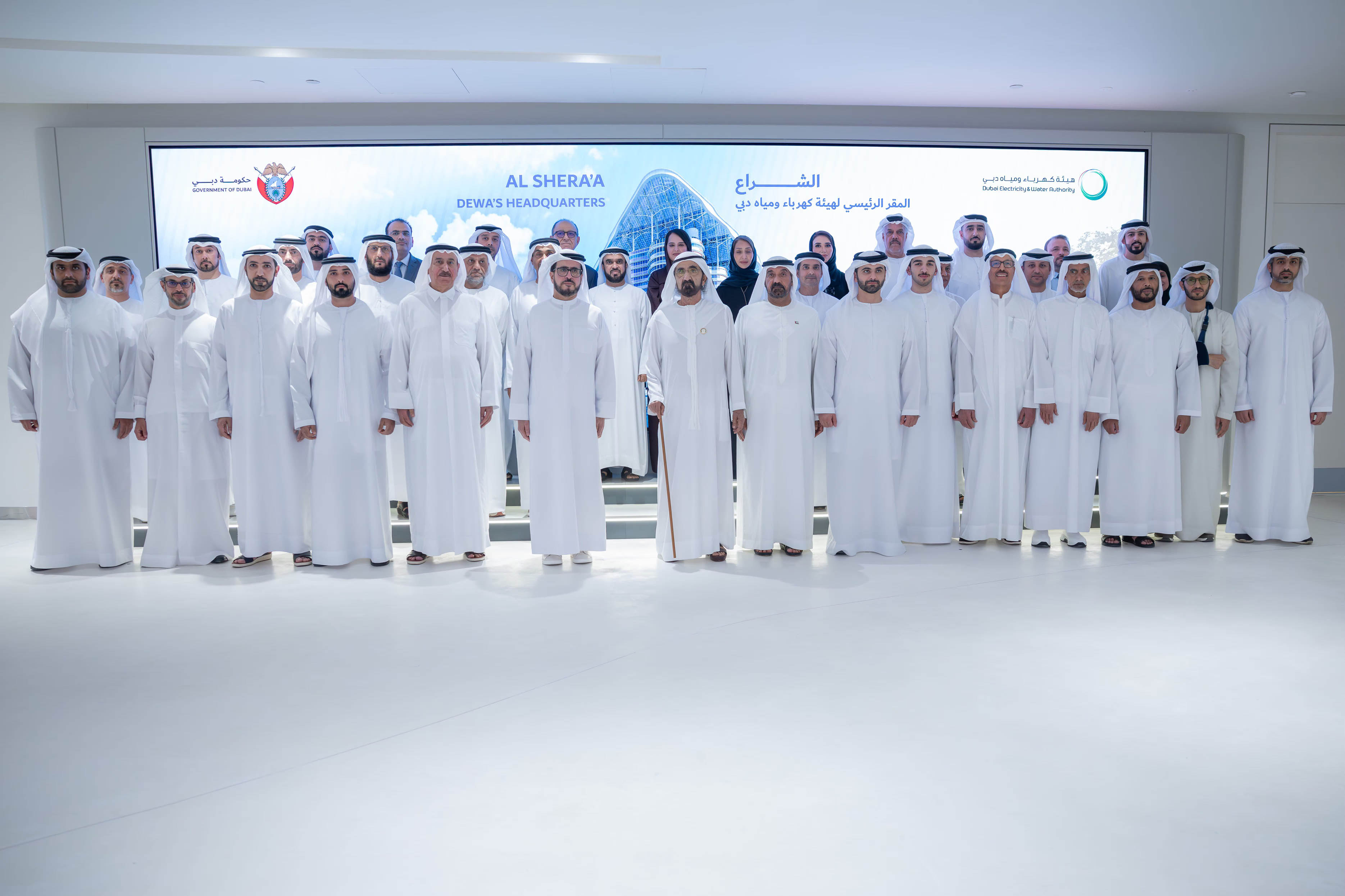 محمد بن راشد يدشّن "الشراع"... أكبر وأذكى مبنى حكومي إيجابي الطاقة في العالم