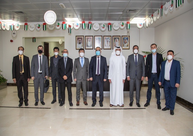 DEWA briefs Uzbekistani delegation on its pioneering experience in using renewable energy 