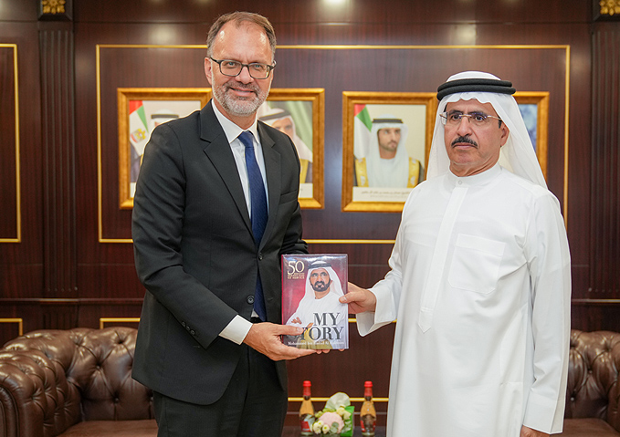 HE Saeed Mohammed Al Tayer discusses DEWA’s pioneering experiences with US  Consul General to Dubai