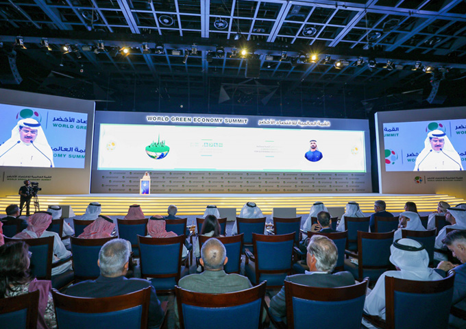القمة العالمية للاقتصاد الأخضر تعزز جهود دولة الإمارات في العمل المناخي العالمي وترسم خريطة التعامل مع التغيرات البيئية